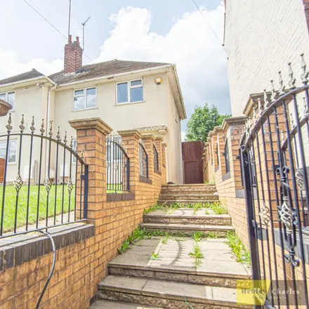Rent this 3 bed house on Crocketts Road in Birmingham, B21 0HS
