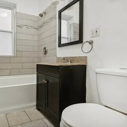 Image 7 - 7528 South Peoria Street, Chicago, IL 60620, USA - House for sale