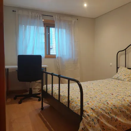 Rent this 2 bed apartment on Rua Ernesto Silva 76 in 4430-329 Vila Nova de Gaia, Portugal