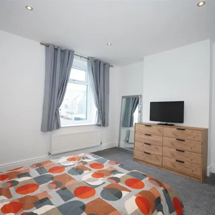 Rent this 3 bed apartment on Manchester Road/Bullhouse Lane in Manchester Road, Millhouse Green