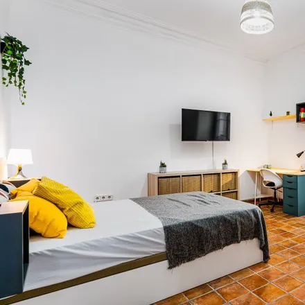 Rent this 9 bed room on Carrer de Tomàs Mieres in 1-3, 08003 Barcelona