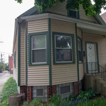 Rent this 2 bed house on 2814 North Maplewood Avenue in Chicago, IL 60618