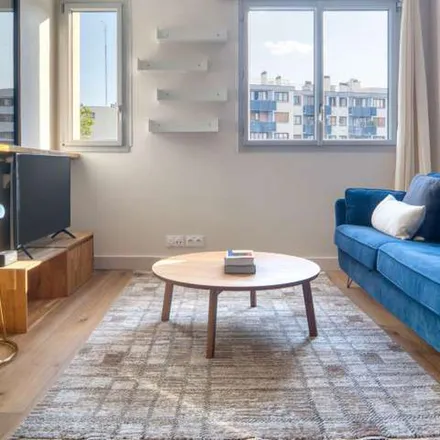 Image 5 - 68 Quai de la Seine, 75019 Paris, France - Apartment for rent