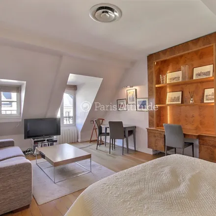 Rent this 1 bed apartment on 14 Rue de Berri in 75008 Paris, France