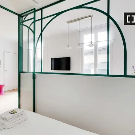 Image 3 - 10 Rue Bayen, 75017 Paris, France - Apartment for rent