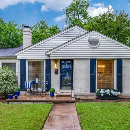 Buy this 2 bed house on 6402 Kenwood Avenue in Rawlins, Dallas