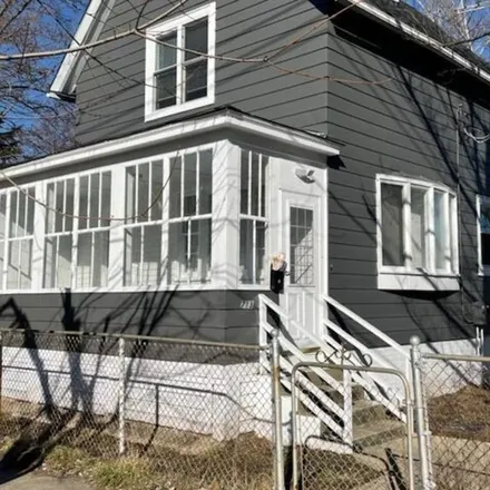 Buy this 4 bed house on 743 North Jackson Street in Waukegan, IL 60085