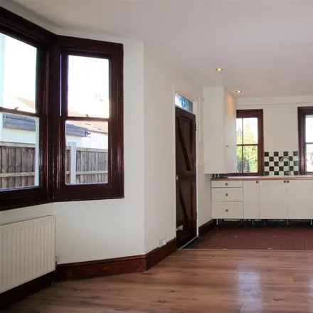 Image 4 - 32 Hatherley Road, London, E17 6SE, United Kingdom - Duplex for rent