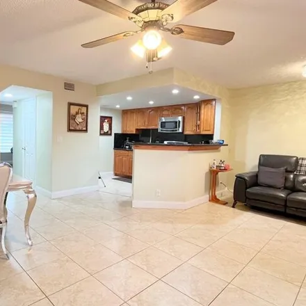 Image 9 - 6563 Southwest 41st Place, Davie, FL 33314, USA - Townhouse for sale