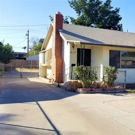 Buy this 2 bed house on 615 28th Street in Bakersfield, CA 93301