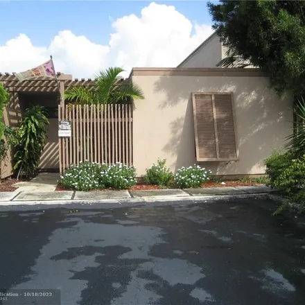 Image 1 - 1410 Fairway Road, Pembroke Pines, FL 33026, USA - Townhouse for rent