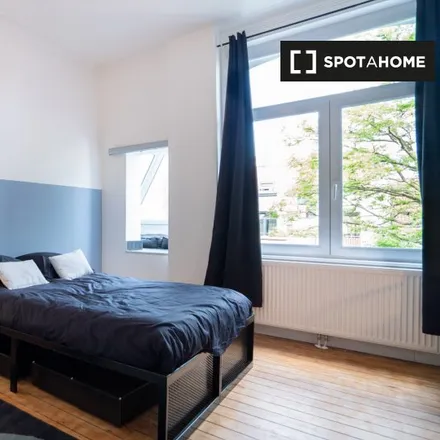 Rent this 9 bed room on Rue du Grand Duc - Groothertogstraat 35 in 1040 Etterbeek, Belgium