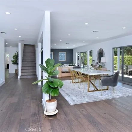 Image 9 - 3561 Royal Woods Drive, Los Angeles, CA 91403, USA - House for sale