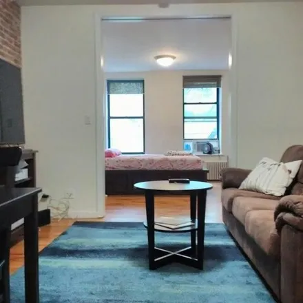 Rent this 1 bed condo on 306 East 49th Street in New York, NY 10017