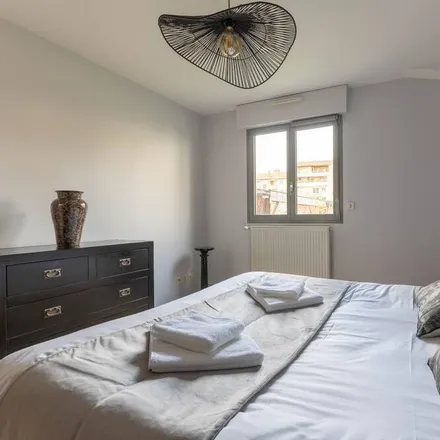 Rent this 4 bed apartment on Rue François Taravant in 63100 Clermont-Ferrand, France