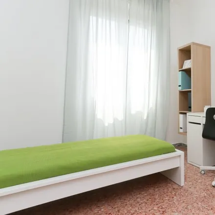 Rent this 3 bed room on Via Padova in 68, 20127 Milan MI