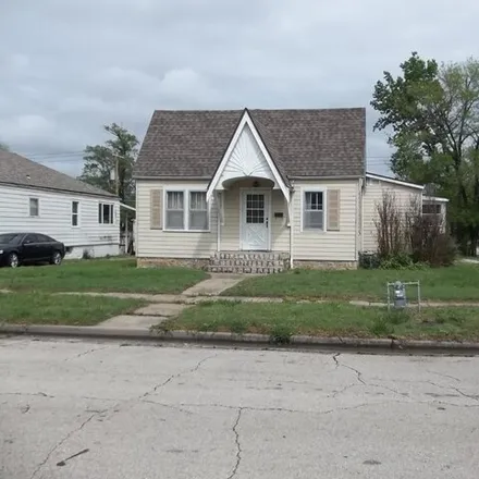 Buy this 3 bed house on 576 West 9th Street in Chanute, KS 66720