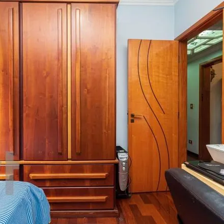 Buy this 3 bed apartment on Rua Quinze de Setembro in Rudge Ramos, São Bernardo do Campo - SP