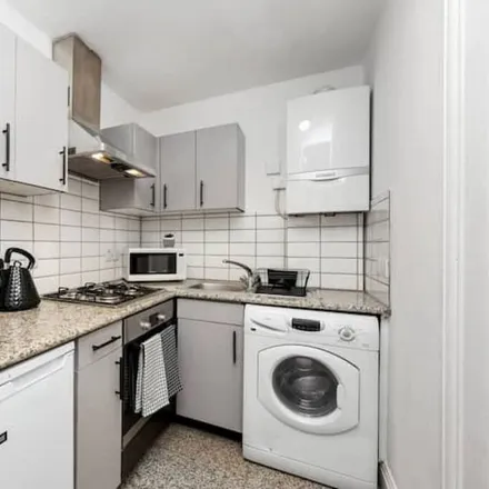 Image 5 - London, W1F 0TL, United Kingdom - Apartment for rent