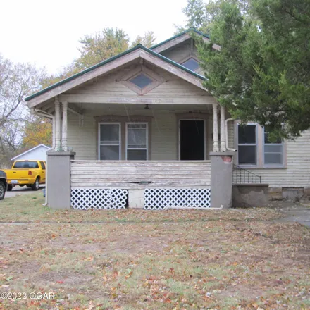 Buy this 2 bed house on 503 Gulf Street in Lamar, MO 64759