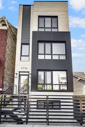 Buy this 3 bed duplex on 1640 South Jefferson Street in Chicago, IL 60616