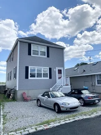 Rent this 2 bed house on 11 Moreland Avenue in Nantasket Beach, Hull