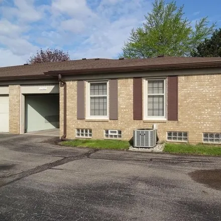 Image 2 - Grand Valley Drive, Shelby Charter Township, MI, USA - Condo for sale