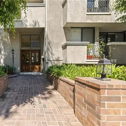 Image 1 - Hamasaku, South Bentley Avenue, Los Angeles, CA 90025, USA - Condo for rent