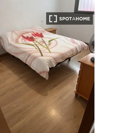 Rent this 1 bed room on Madrid in Instituto de Educación Secundaria Gaspar Melchor de Jovellanos, Calle de Finlandia