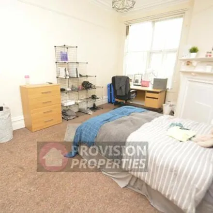 Image 7 - Cross Cliff Road, Leeds, LS6 2AX, United Kingdom - Townhouse for rent