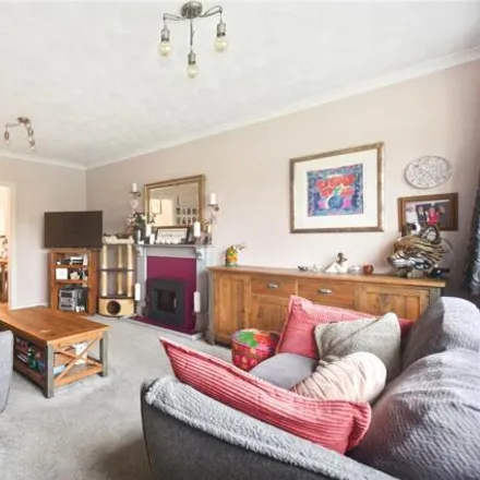 Image 3 - 4 Hurst Road, Hurst, London, DA5 3JW, United Kingdom - Townhouse for sale