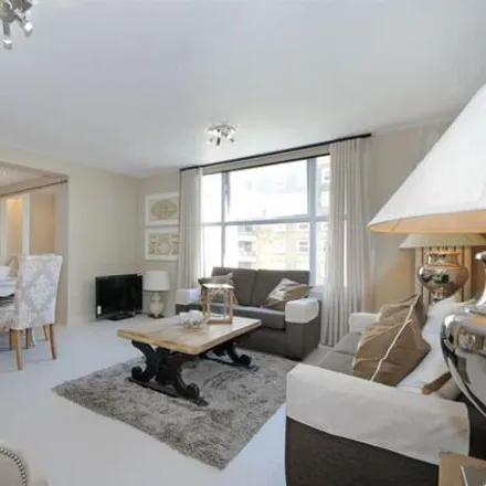 Rent this 3 bed room on 26 St John's Wood Park in London, NW8 6RN