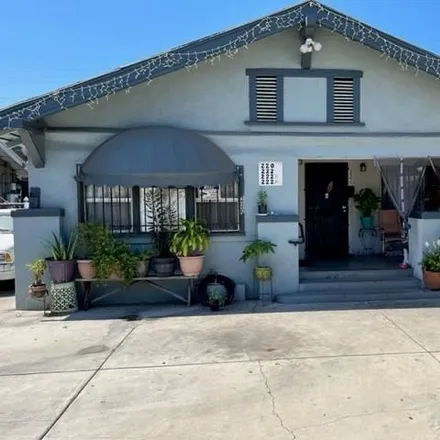 Buy this studio townhouse on 220 West 66th Street in Los Angeles, CA 90003