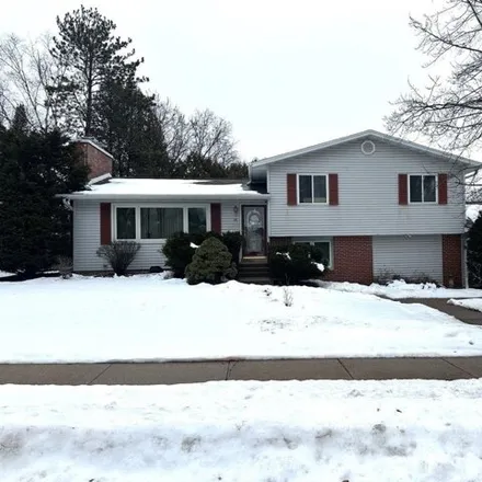 Buy this 3 bed house on 215 Garfield Avenue in Clintonville, WI 54929