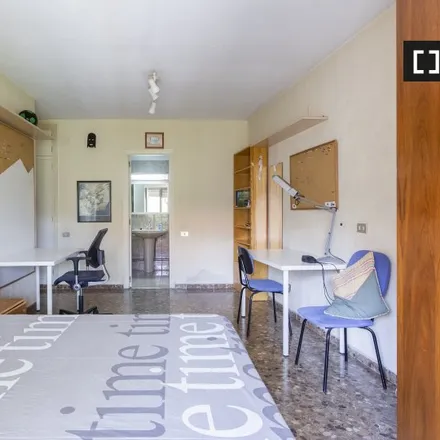 Rent this 3 bed room on Campus de la Merced in Paseo Menéndez Pelayo, 30001 Murcia