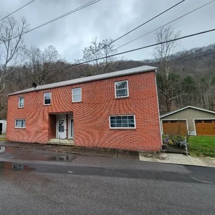 Image 1 - Mullens Middle School, Maple Avenue, Mullens, WV 25882, USA - House for sale