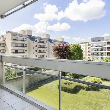 Rent this 4 bed apartment on 63 Rue Jean-Baptiste Charcot in 92400 Courbevoie, France