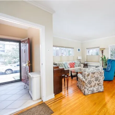 Image 6 - 131-56 229th Street, New York, NY 11413, USA - House for sale
