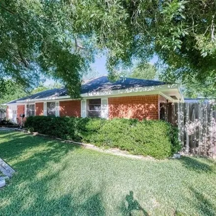 Buy this 3 bed house on 600 West Church Street in Sugar Land, TX 77498