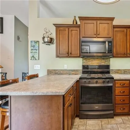 Image 9 - 1900 Thornton Court, Des Moines, IA 50320, USA - House for sale