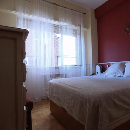 Rent this 2 bed apartment on Madrid in Calle de Santa Engracia, 138