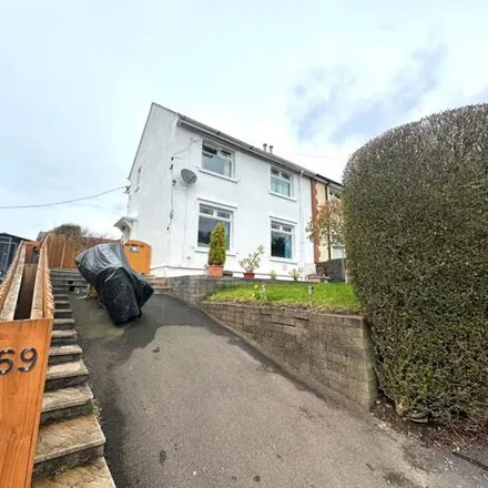 Buy this 3 bed duplex on Llanfach Road in Abercarn, NP11 5LB