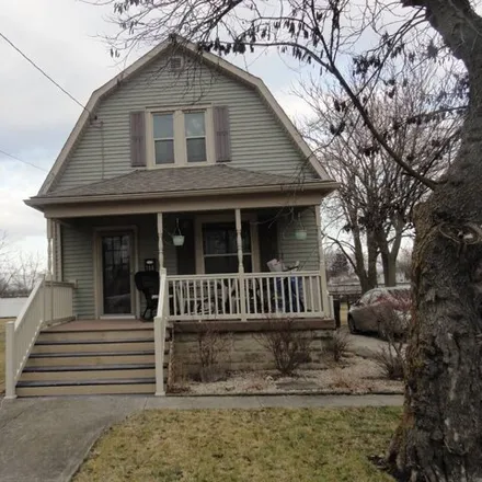 Buy this 2 bed house on 176 Buckeye Street North in Bellevue, Huron County