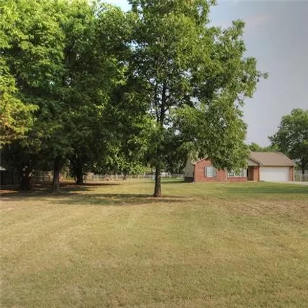 Image 2 - 720 West Ironman Avenue, Nowata, Nowata County, OK 74048, USA - House for sale