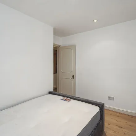 Image 2 - 92 Chepstow Road, London, W2 5BD, United Kingdom - Apartment for rent