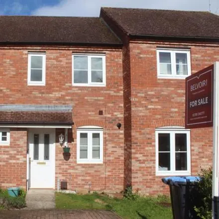 Buy this 2 bed townhouse on Scott Close in Stratford-upon-Avon, CV37 7LB