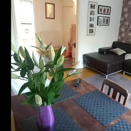 Rent this 4 bed townhouse on 30 Mayfield Road in London, N8 9LJ