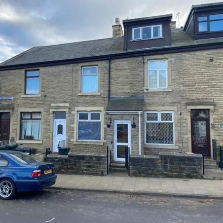 Buy this 2 bed townhouse on Birch Street in Bradford, BD8 9SS