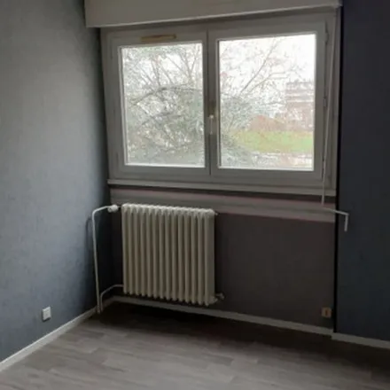 Rent this 4 bed apartment on 1 Rue de Pange in 57070 Metz, France