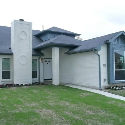 Buy this 3 bed house on 2016 Norcross Drive in Mesquite, TX 75149